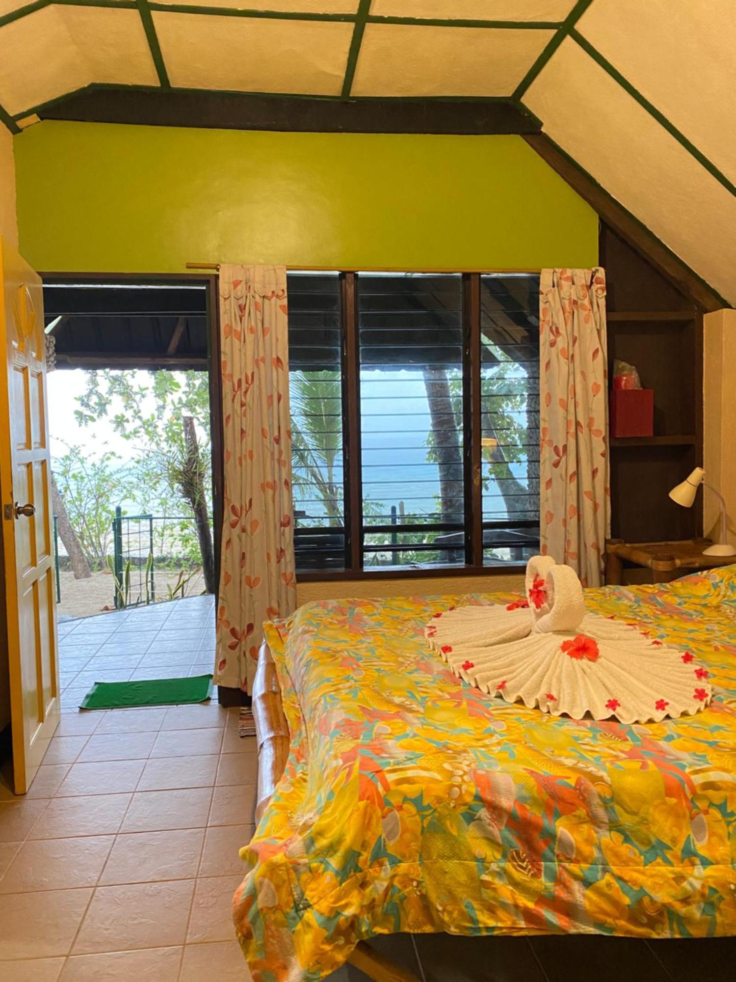 Ravenala Beach Bungalows Moalboal Exterior photo