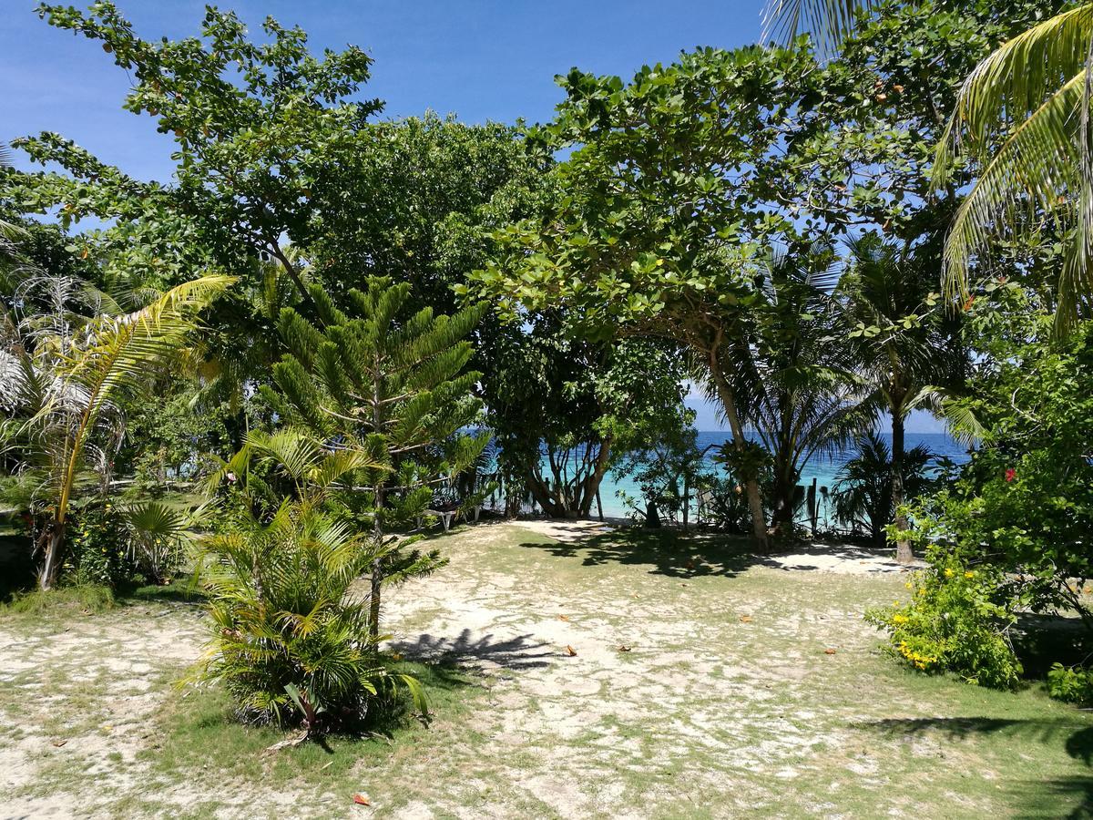 Ravenala Beach Bungalows Moalboal Exterior photo